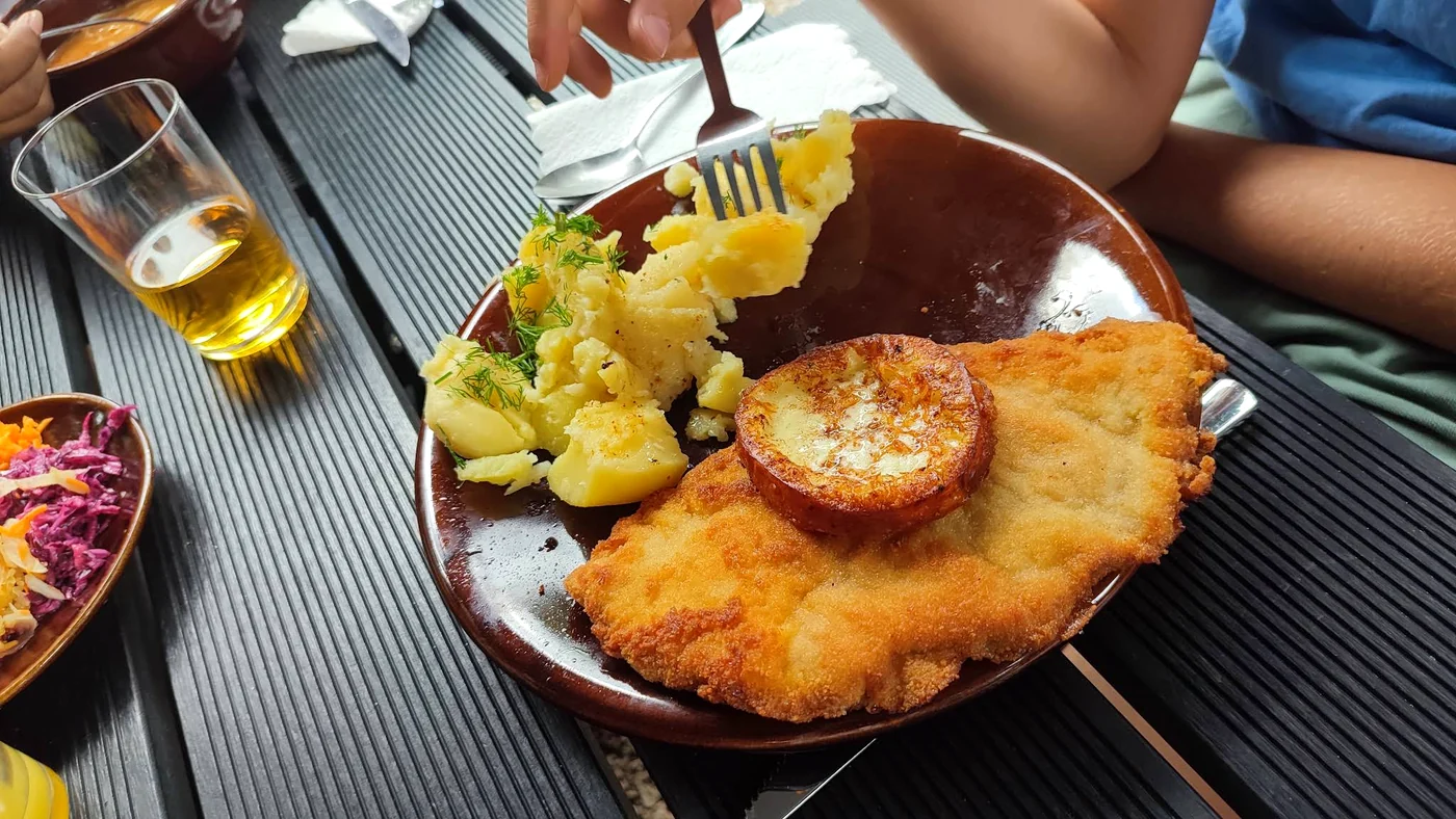 Breaded schnitzel with potatoes
